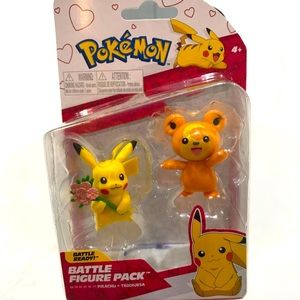 Pokemon Battle Figure Valentines Pikachu and Teddiursa